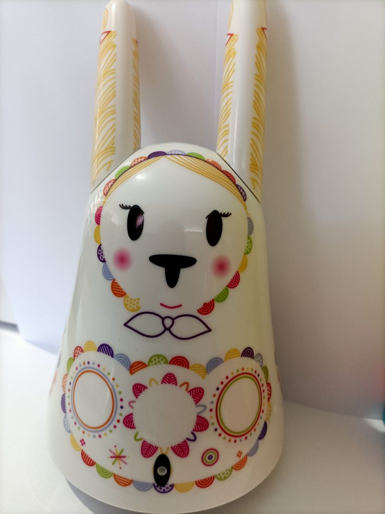 Nabaztag collector Lorenz Bäumer vu de face